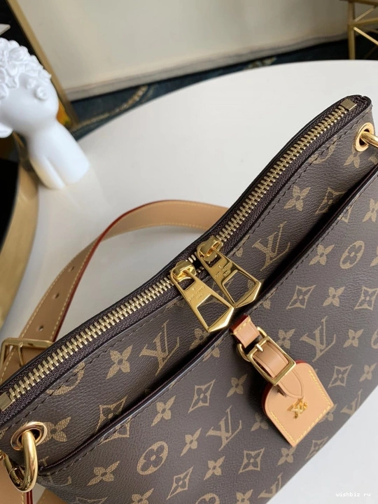 WIS LOUIS ODÉON PM VUITTON 0104